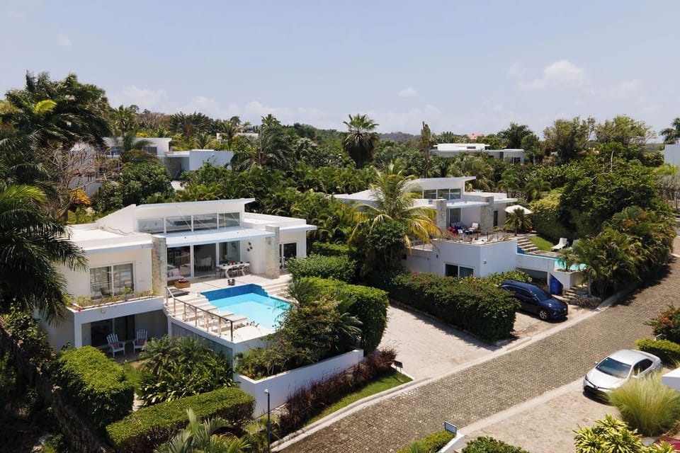 V02b Las Palmas · Villa on the Edge of the Hill (1350)