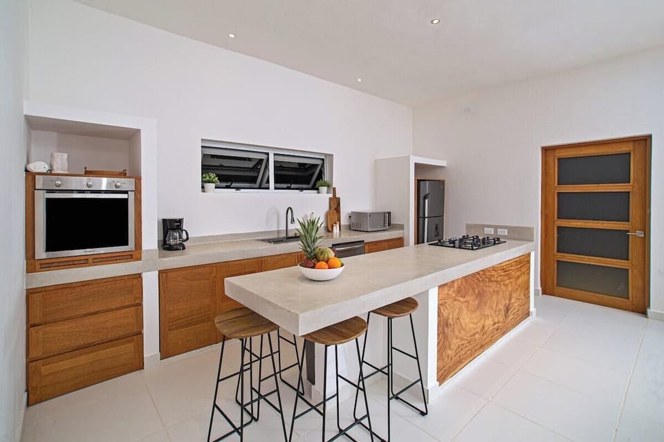 V30a 3 bedroom  · Tranquil Oasis with Stunning Ocean Views (1038)