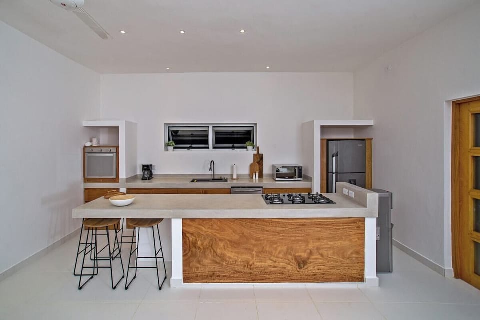 V30a 3 bedroom  · Tranquil Oasis with Stunning Ocean Views (1037)