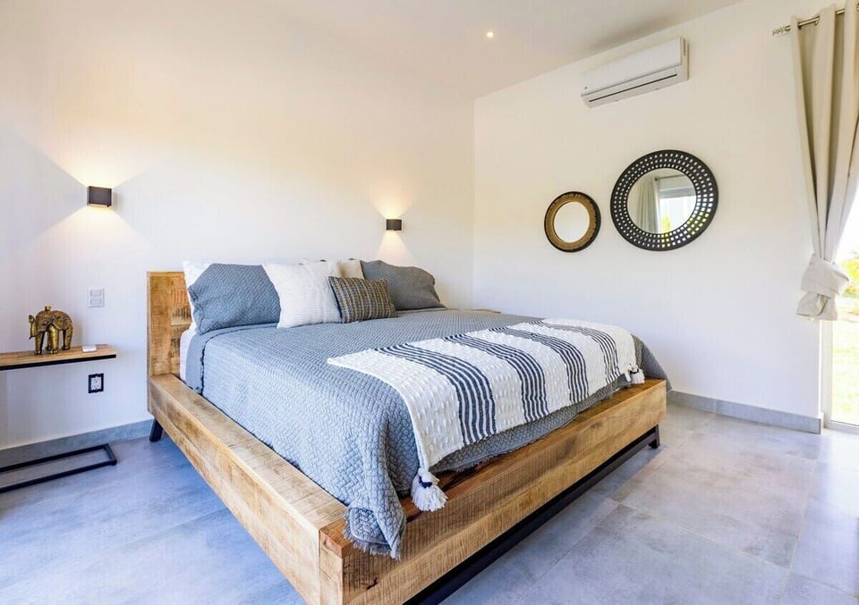 V40A Villa O' Soleil  · Open style & well-furnished villa with long pool (843)