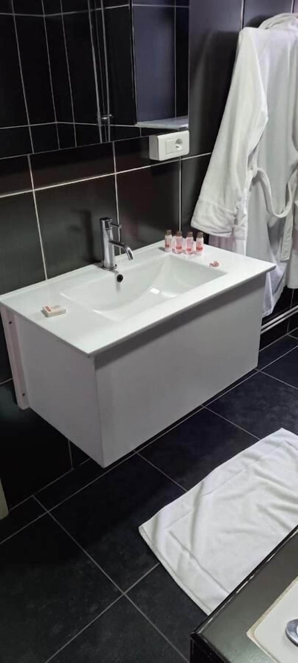Free toiletries, towels, soap, shampoo