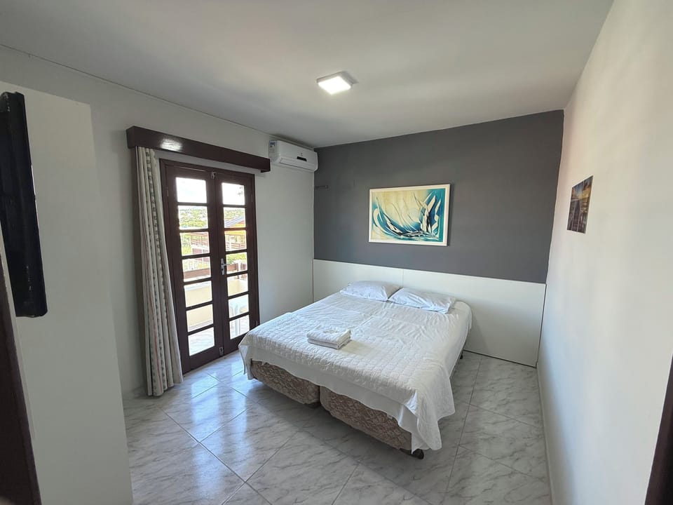 Individually furnished, desk, laptop workspace, free WiFi