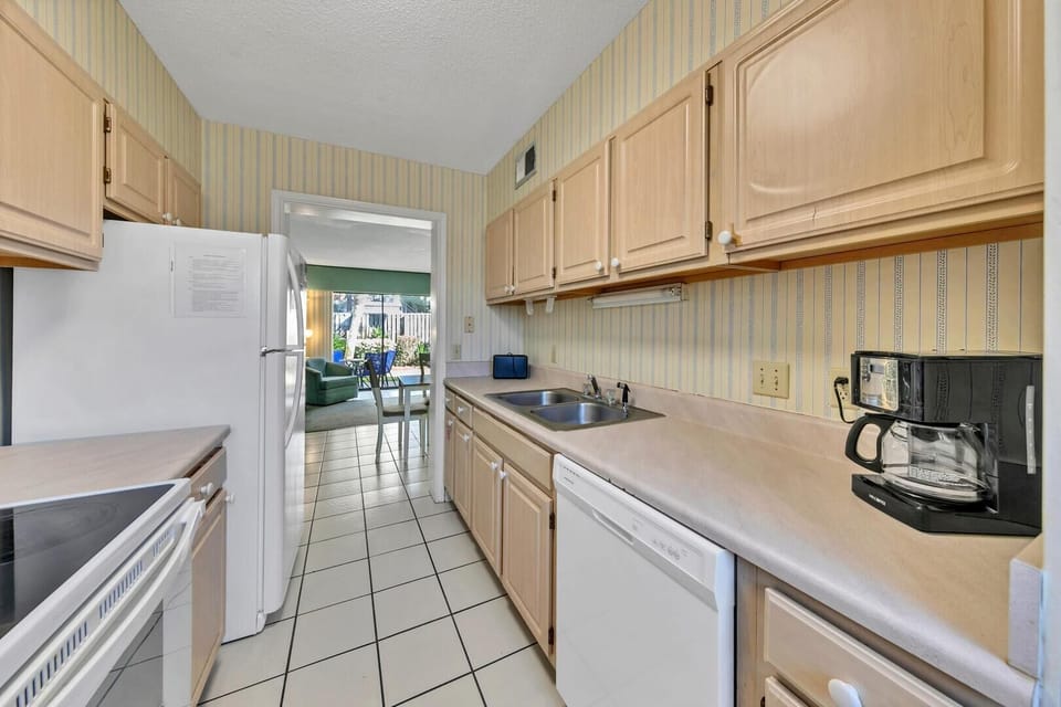 Condo, 1 King Bed with Sofa bed (Southbay by the Gulf 103) | Private kitchen | Toaster