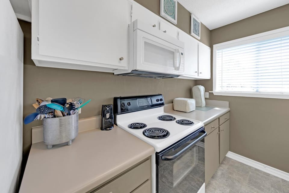 Condo, Multiple Beds (Southbay by the Gulf 119) | Private kitchen | Oven, toaster