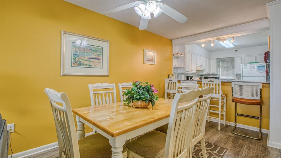 Condo, Multiple Beds, Ocean View (Destin on the Gulf 201) | Dining
