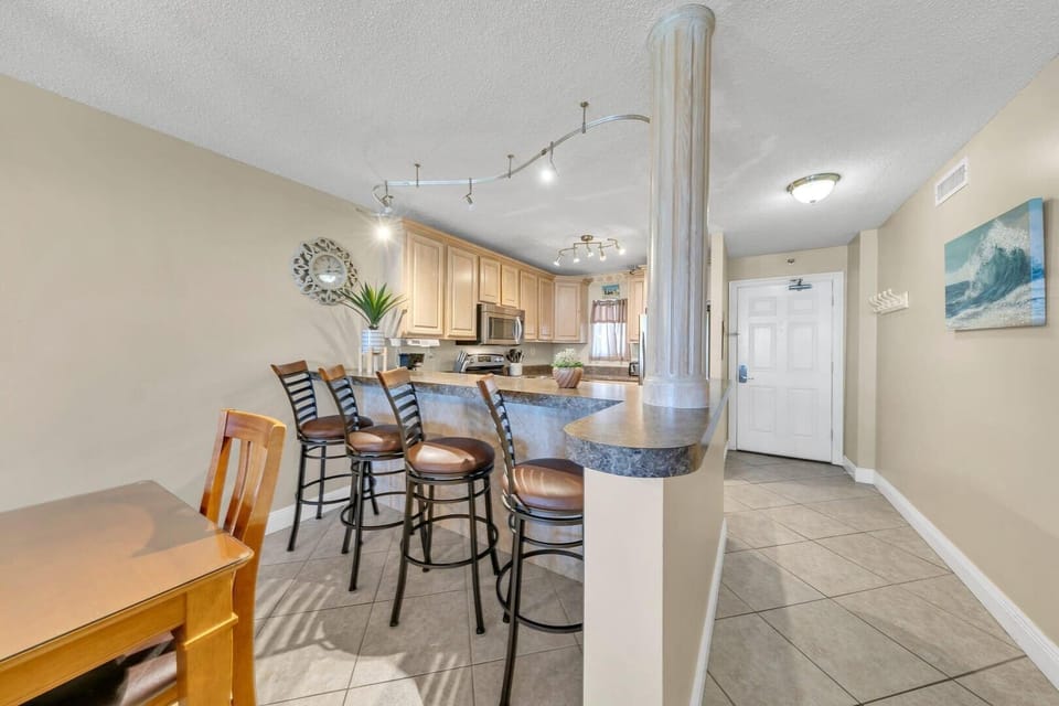 Condo, Multiple Beds, Ocean View (Destin on the Gulf 205) | Dining