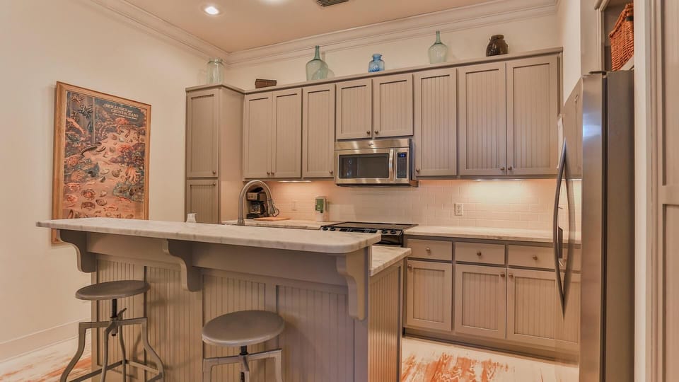 House, Multiple Beds (Conch Cottage) | Private kitchen | Oven, toaster