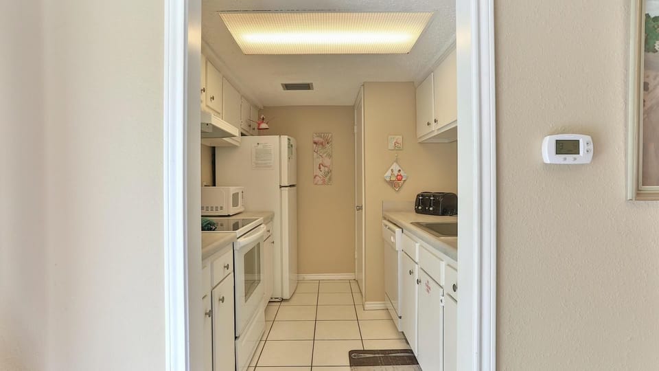 Condo, 1 King Bed with Sofa bed (Southbay by the Gulf 73) | Private kitchen | Toaster