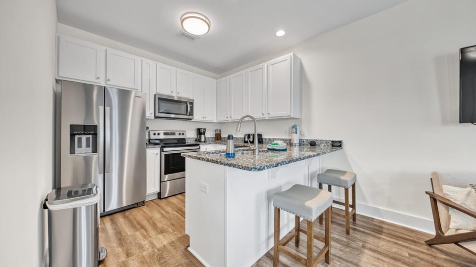 Condo, 1 Queen Bed, Beach View (Hidden Lake Condos 113) | Private kitchen | Oven, toaster