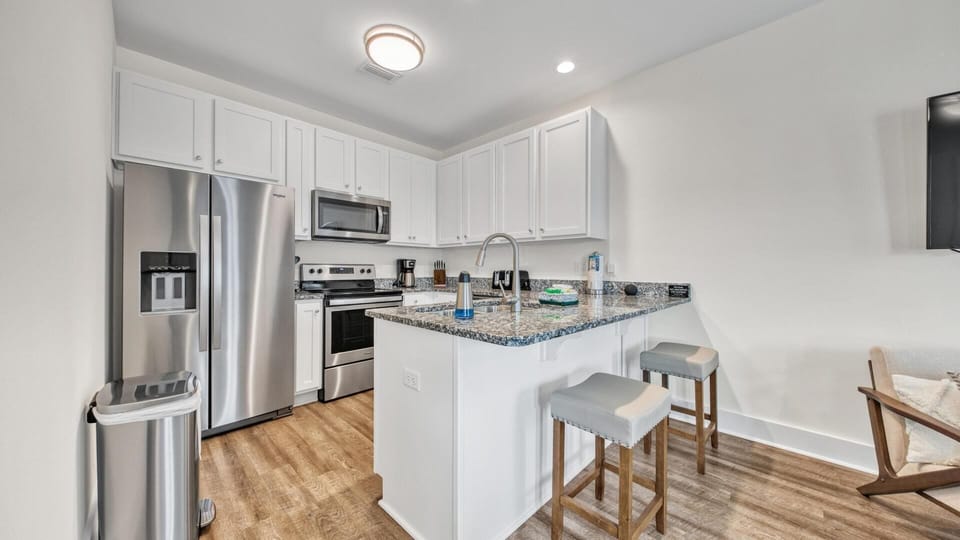 Condo, 1 Queen Bed, Beach View (Hidden Lake Condos 113) | Private kitchen | Oven, toaster