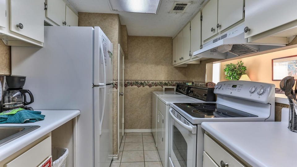 Condo, 1 King Bed with Sofa bed (Southbay by the Gulf 91) | Private kitchen | Toaster