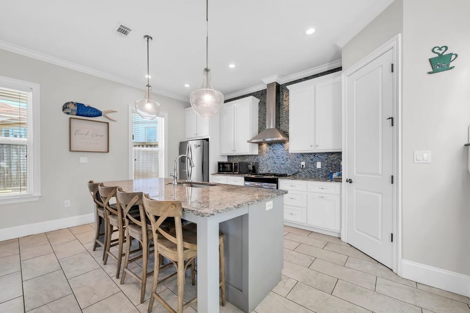 House, Multiple Beds (Wanderlust) | Private kitchen | Oven, toaster