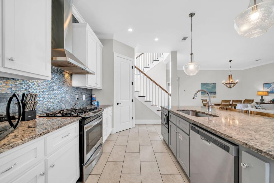 House, Multiple Beds (Wanderlust) | Private kitchen | Oven, toaster