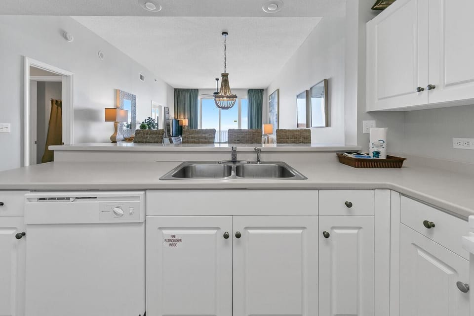 Condo, Multiple Beds, Ocean View (Leeward Key 1103) | Private kitchen | Oven, toaster