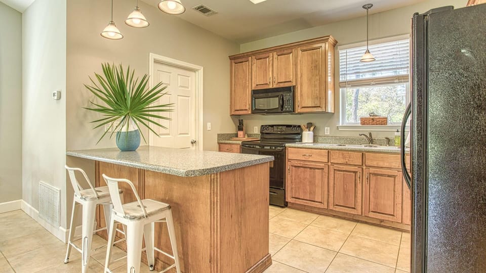 House, Multiple Beds (Flip Flop Cottage) | Private kitchen | Oven, toaster