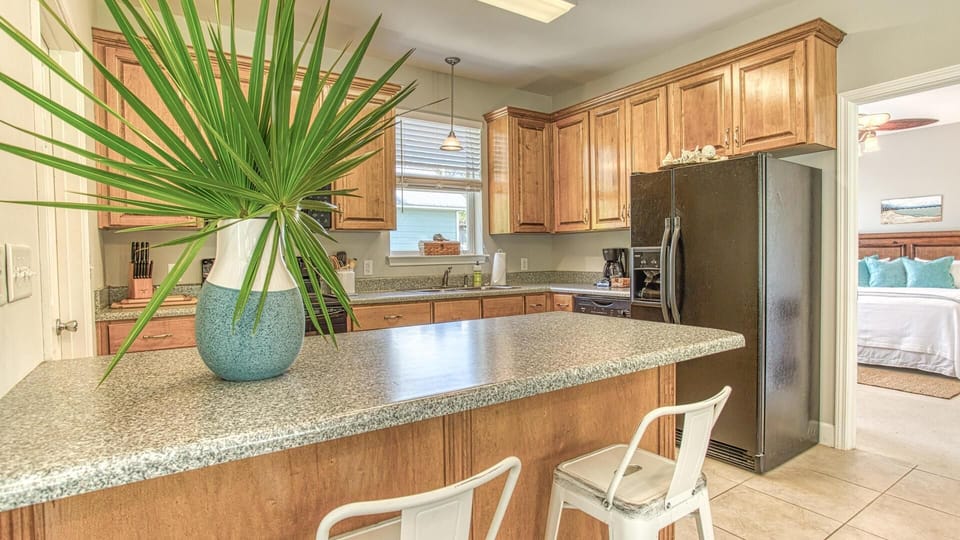 House, Multiple Beds (Flip Flop Cottage) | Private kitchen | Oven, toaster
