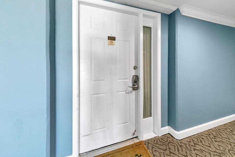 Condo, Multiple Beds, Ocean View (Destin Towers 102) | Interior