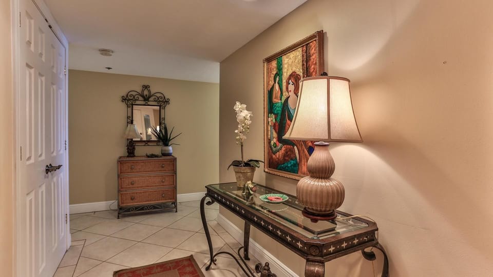 Condo, Multiple Beds, Ocean View (Destin Towers 111) | Interior
