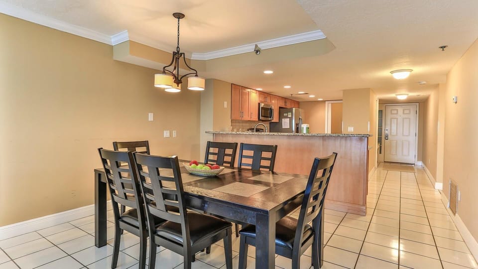 Condo, Multiple Beds, Ocean View (Destin Towers 142) | Dining