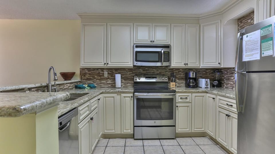 Condo, Multiple Beds, Ocean View (Destin on the Gulf 302) | Private kitchen | Oven, toaster