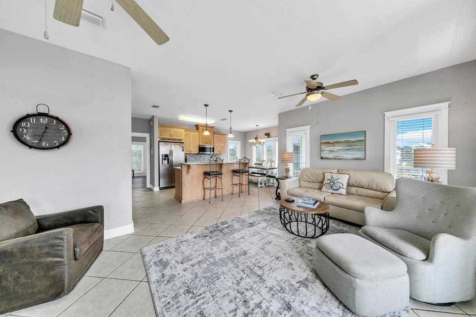 House, Multiple Beds (Seashine and Sunkisses) | Living area