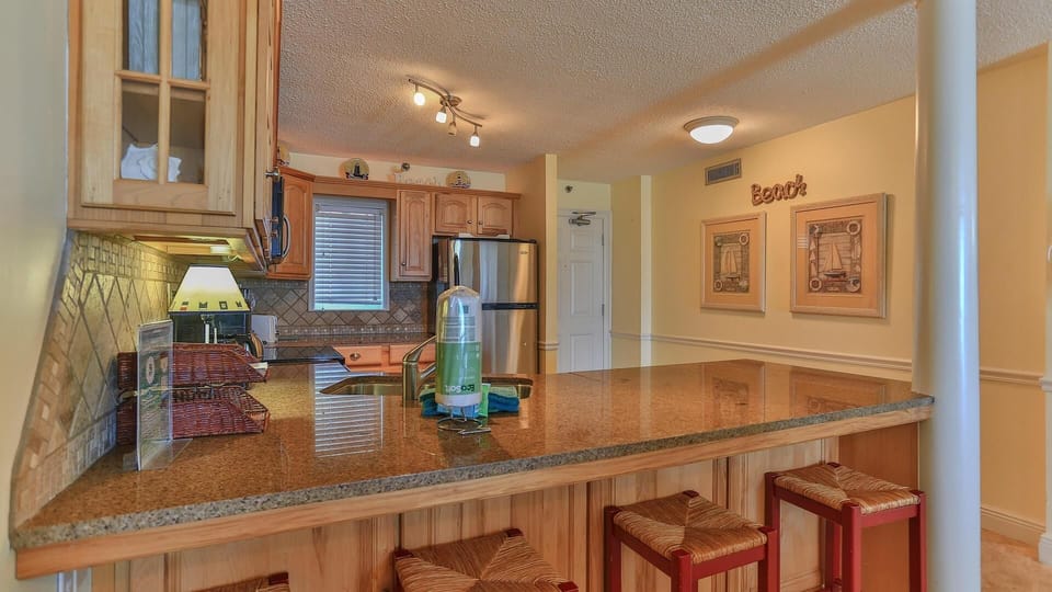 Condo, Multiple Beds, Ocean View (Destin on the Gulf 606) | Private kitchen | Oven, toaster