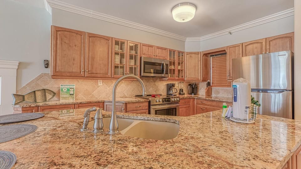 Condo, Multiple Beds, Ocean View (Destin on the Gulf 703) | Private kitchen | Oven, toaster