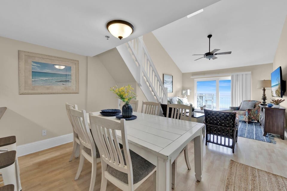 Condo, Multiple Beds (Commodores Retreat 402) | Dining