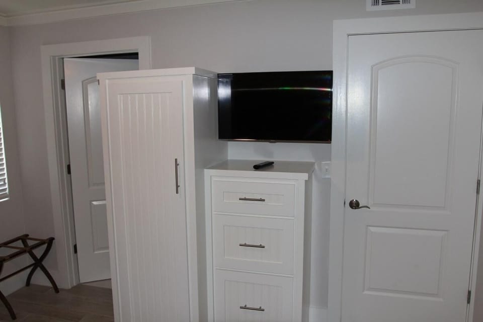 Condo, Multiple Beds, Ocean View (Destin Towers 81) | Interior