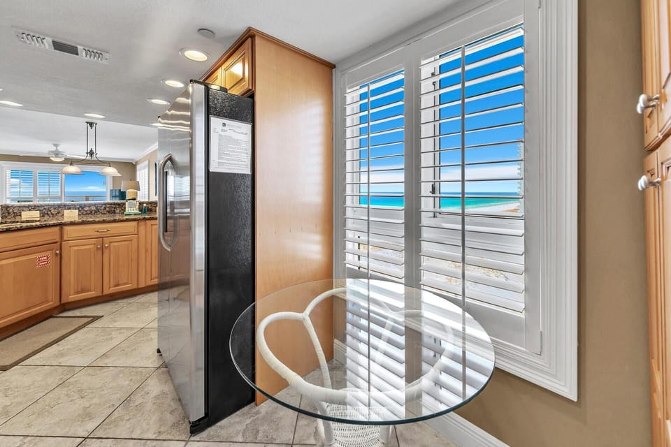 Condo, Multiple Beds, Ocean View (Destin Towers 93) | Interior