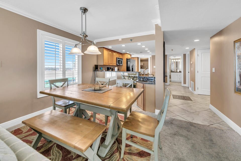 Condo, Multiple Beds, Ocean View (Destin Towers 93) | Dining