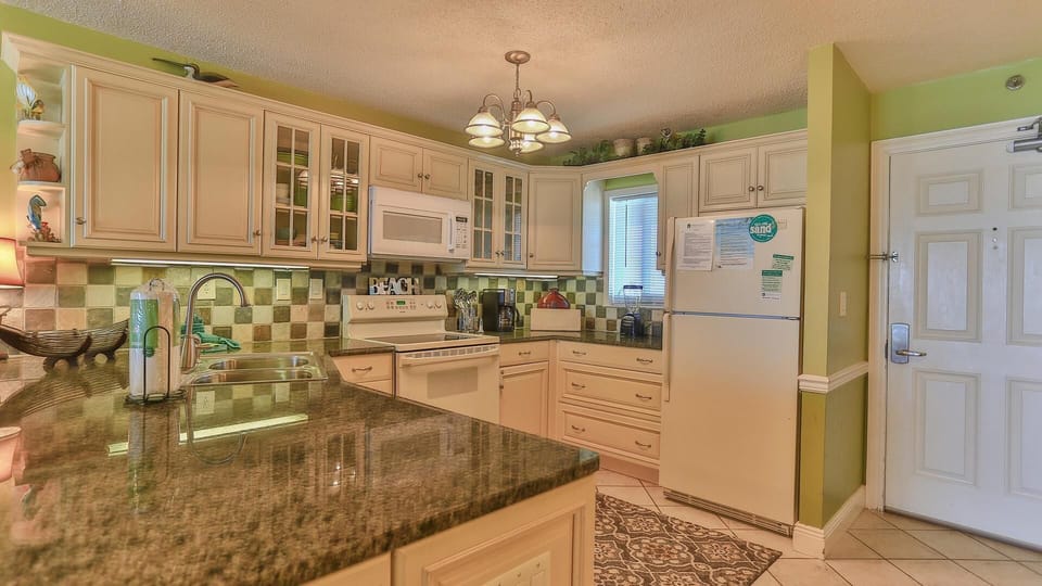 Condo, Multiple Beds, Ocean View (Destin on the Gulf 706) | Private kitchen | Oven, toaster