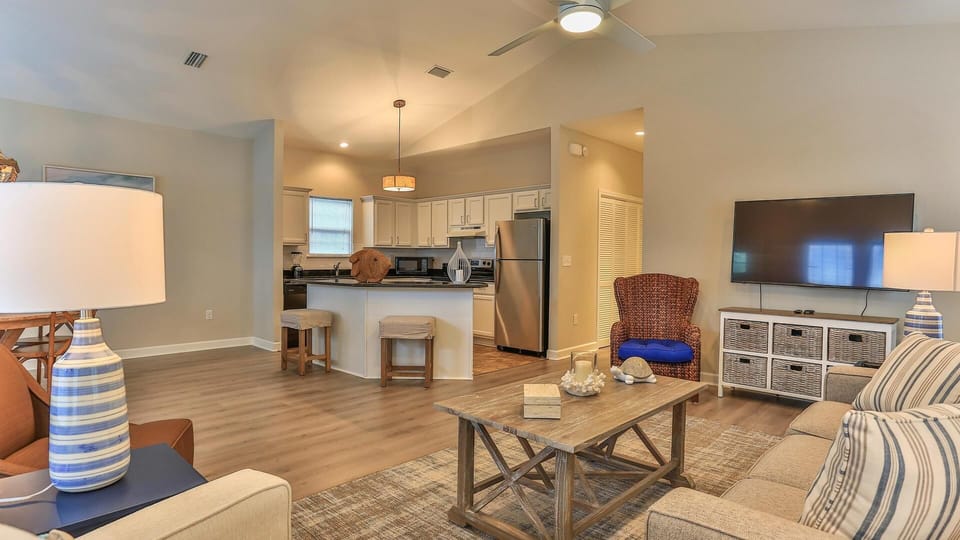 House, 1 King Bed with Sofa bed (After Dune Delight) | Living area