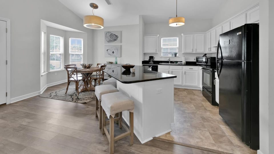 House, Multiple Beds (Luna Sea) | Private kitchen | Toaster