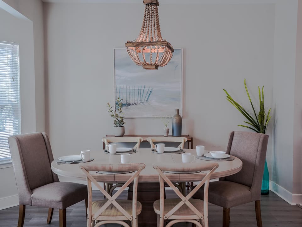 House, 1 King Bed with Sofa bed (Ocean Antics) | Dining