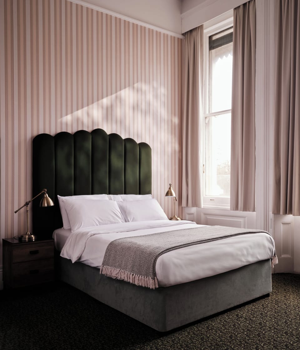 Double Room | Desk, free WiFi, bed sheets