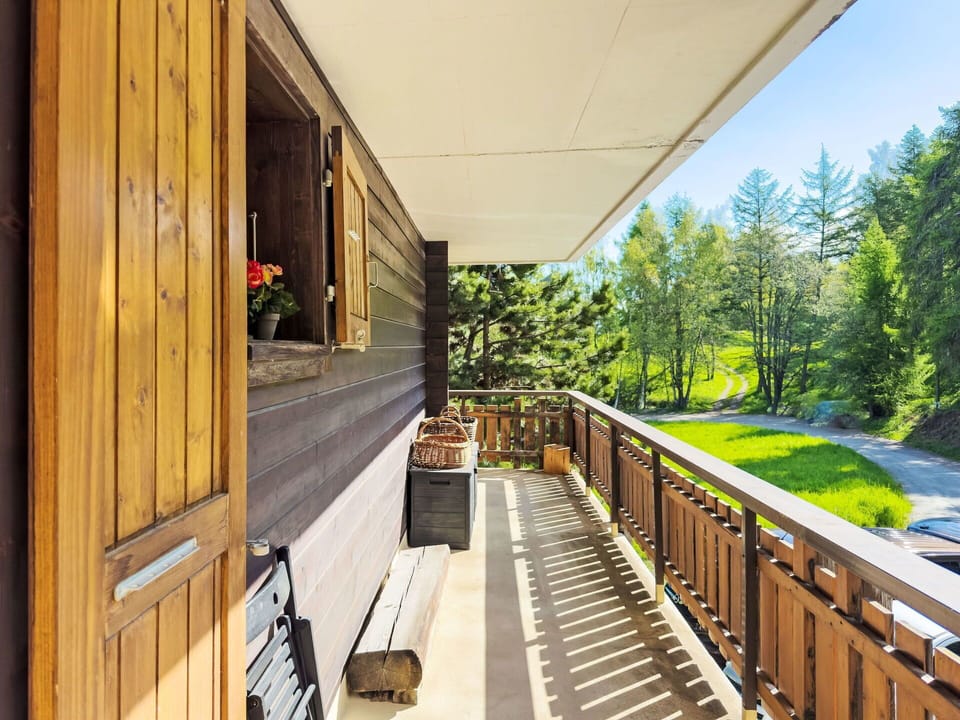 Property, Building, Plant, Wood, Shade, Architecture, Tree, Window, Real Estate, Facade