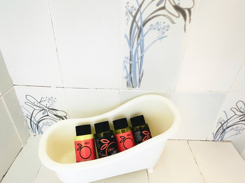 Bathroom amenities