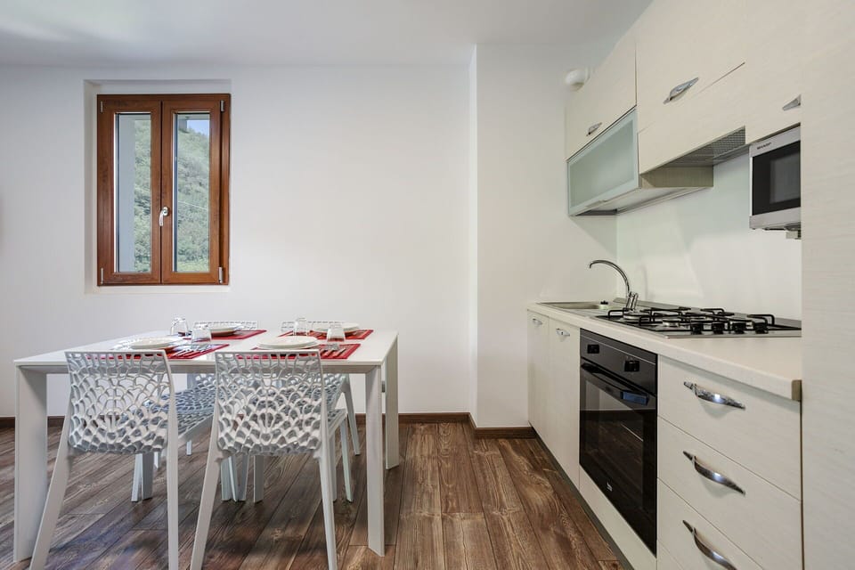 Dining Room, Kitchen