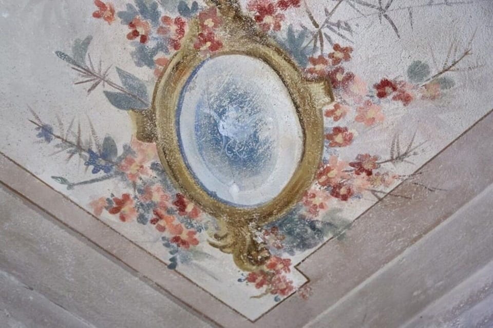 Room Detail
