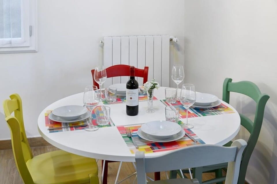 Dining Room, Room Detail
