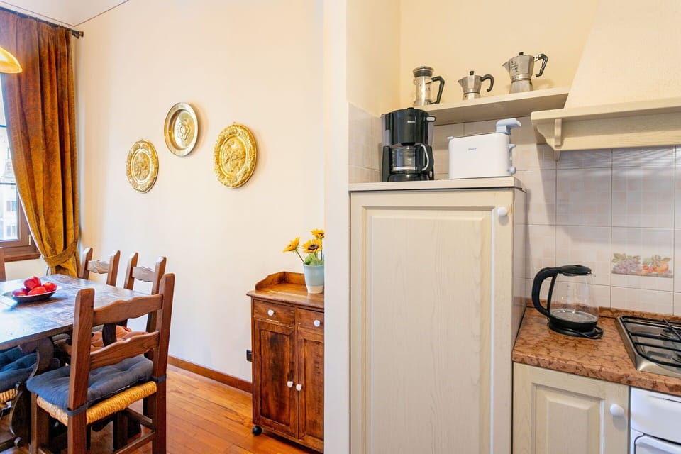 Dining Room, Kitchen