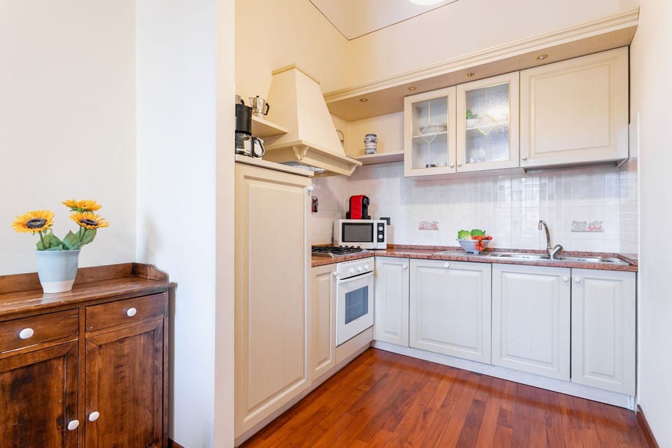 Dining Room, Kitchen