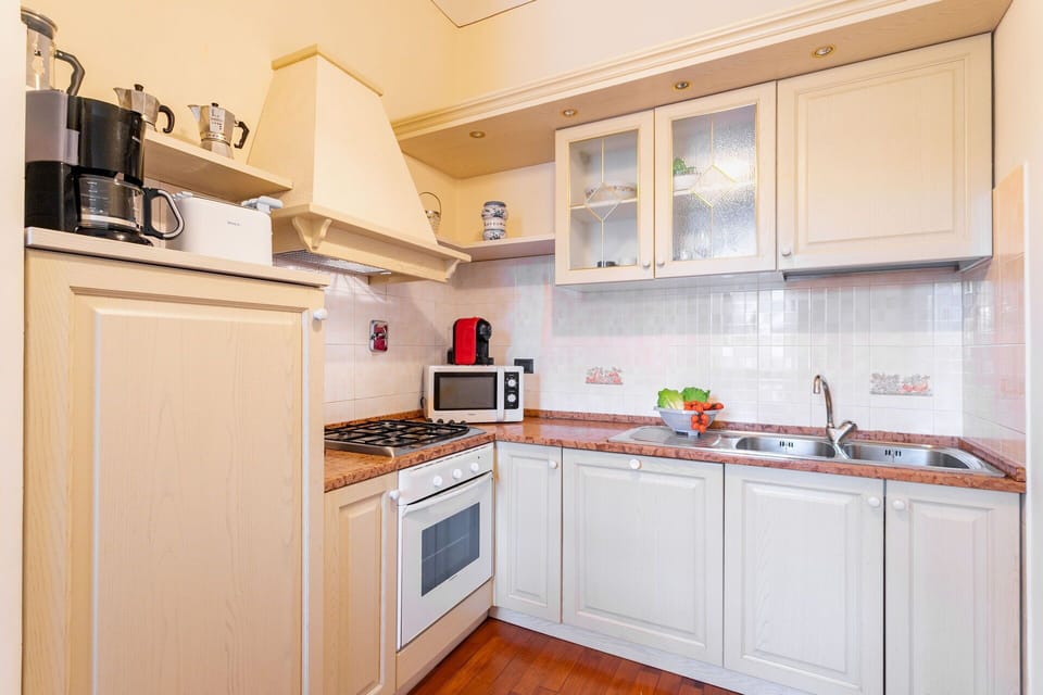 Dining Room, Kitchen