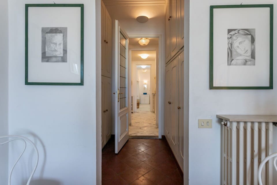 Room Detail