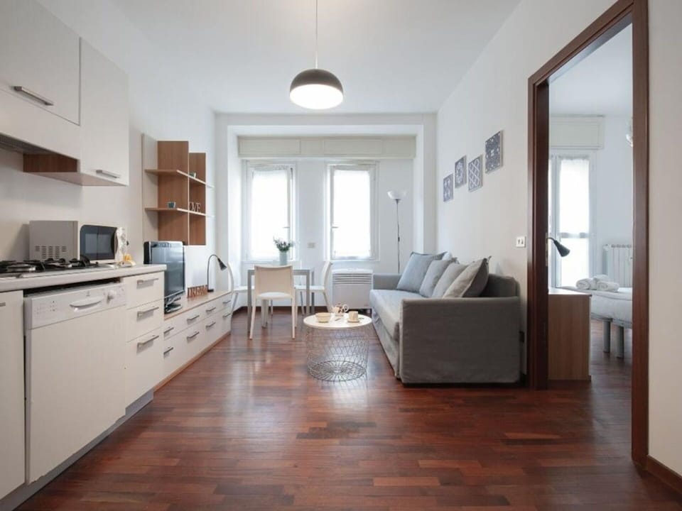 Dining Room, Living Room, Spring