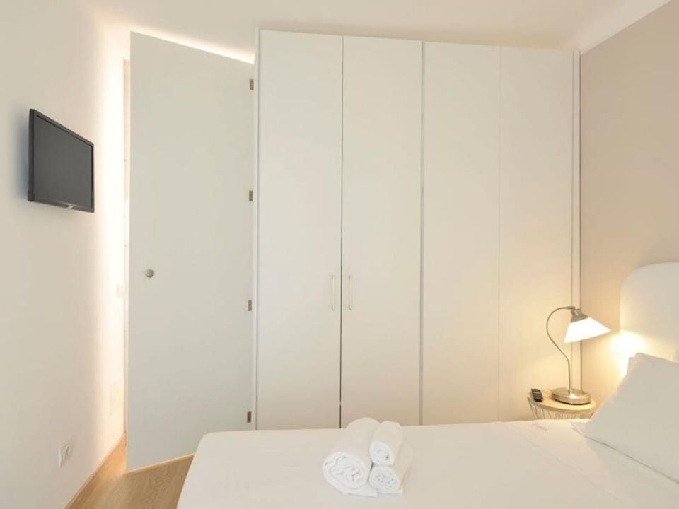 Autumn, Bedroom