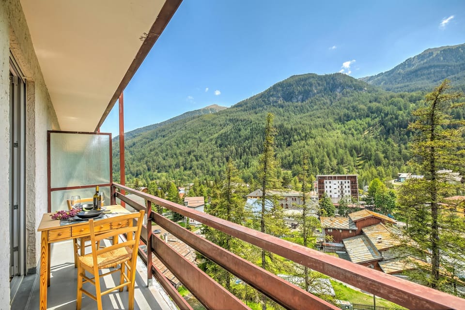 Family Apartment, 1 Bedroom, Balcony (Starkeeper Apartment Ski Base with) | Balcony