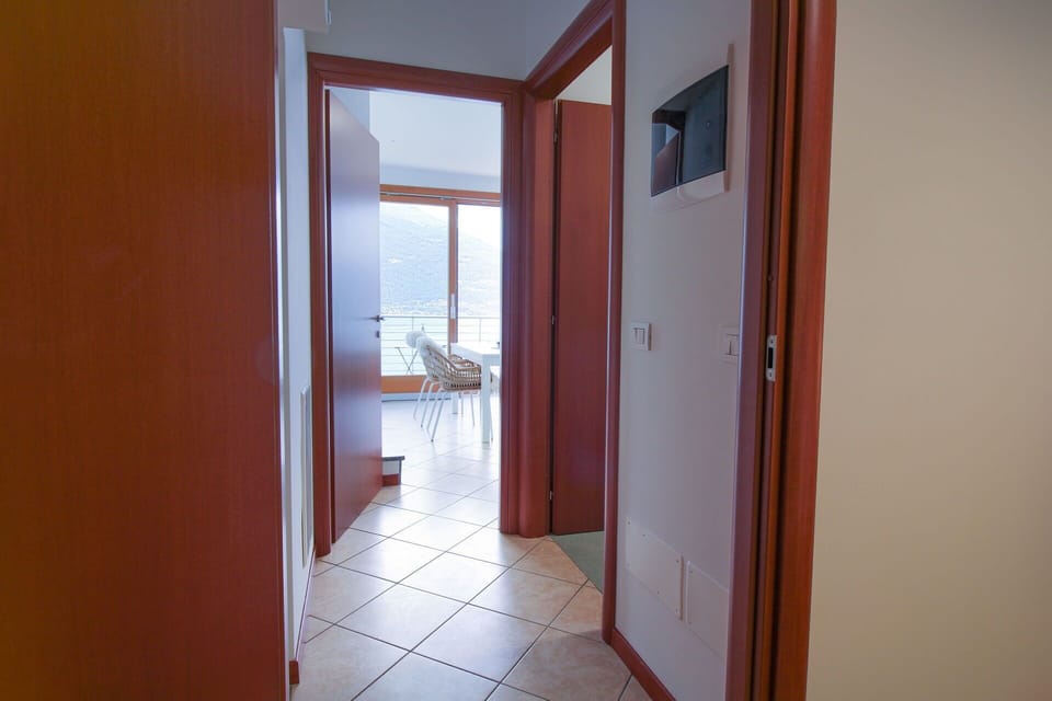 Room Detail