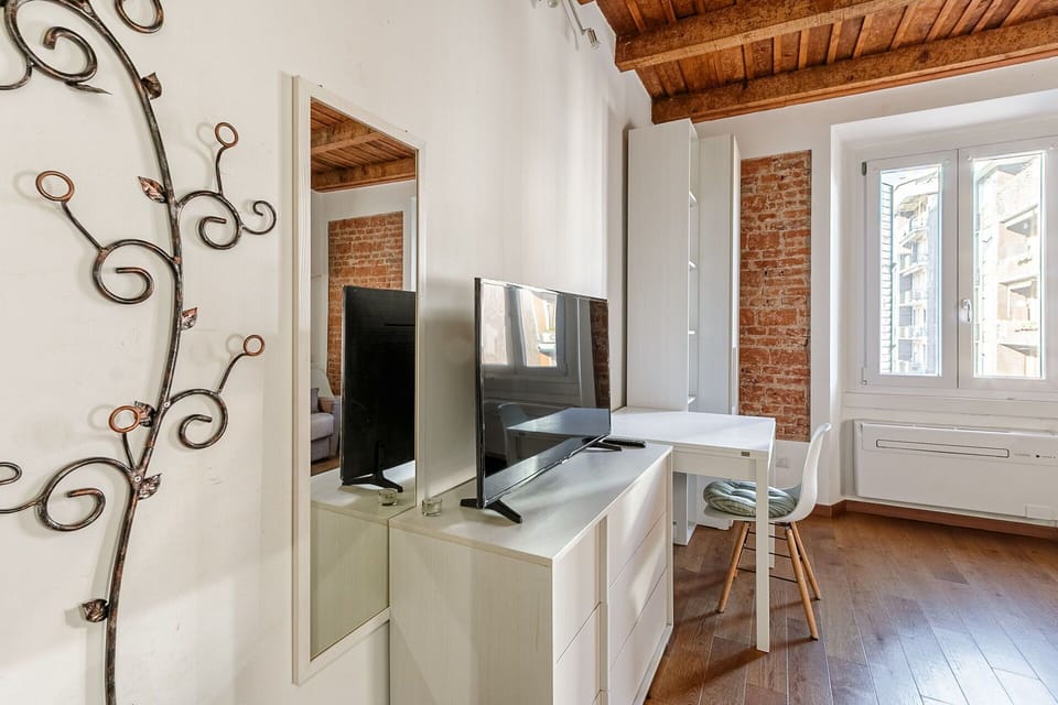 Living Room, Room Detail